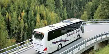 Quels éléments sont susceptibles d’accroître le coût total d’une location de bus ?